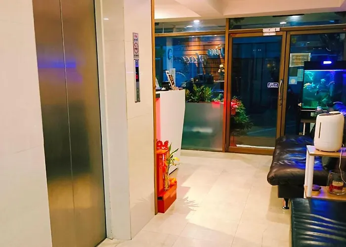 Hotel Tim Place - Bts Phra Khanong