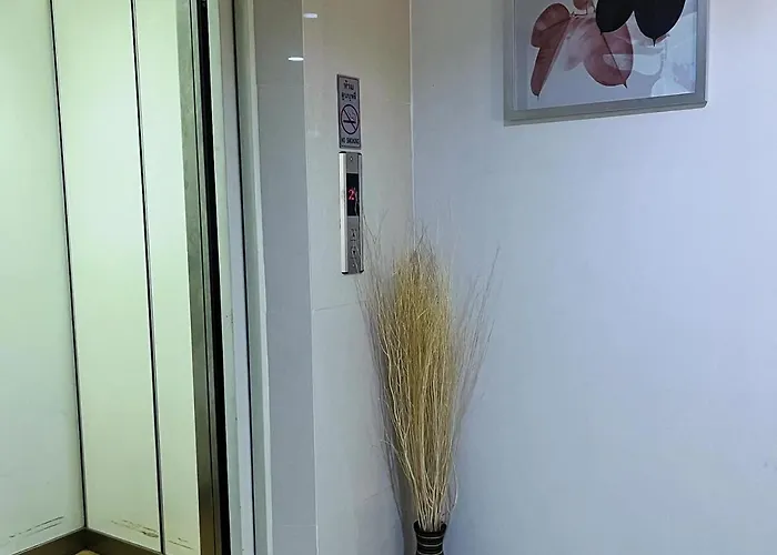 Hotel Tim Place - Bts Phra Khanong Bangkok