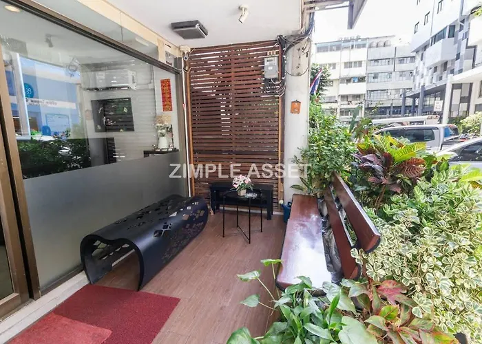 Hotel Tim Place - Bts Phra Khanong