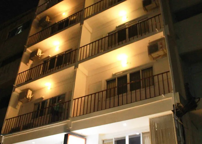 Hotel Tim Place - Bts Phra Khanong