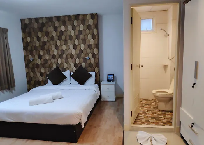 Hotel Tim Place - Bts Phra Khanong Bangkok