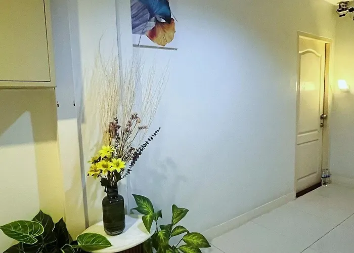 Tim Place - Bts Phra Khanong Hotel 2*