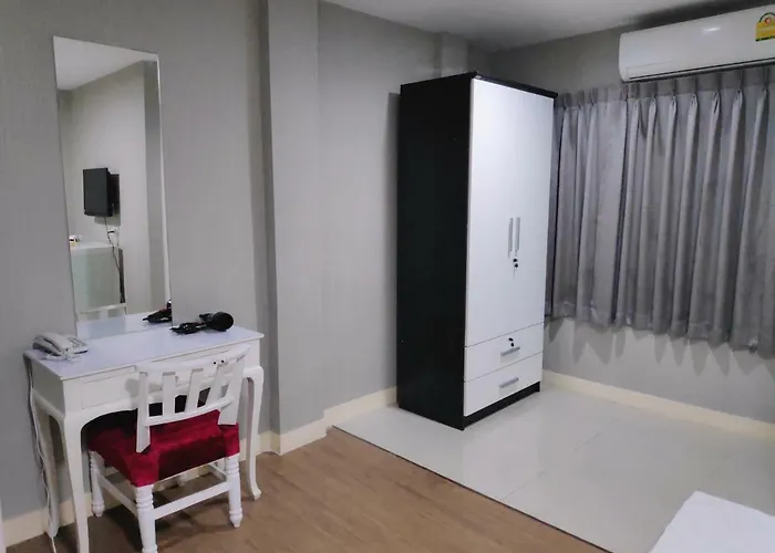 Tim Place - Bts Phra Khanong Hotel 2*